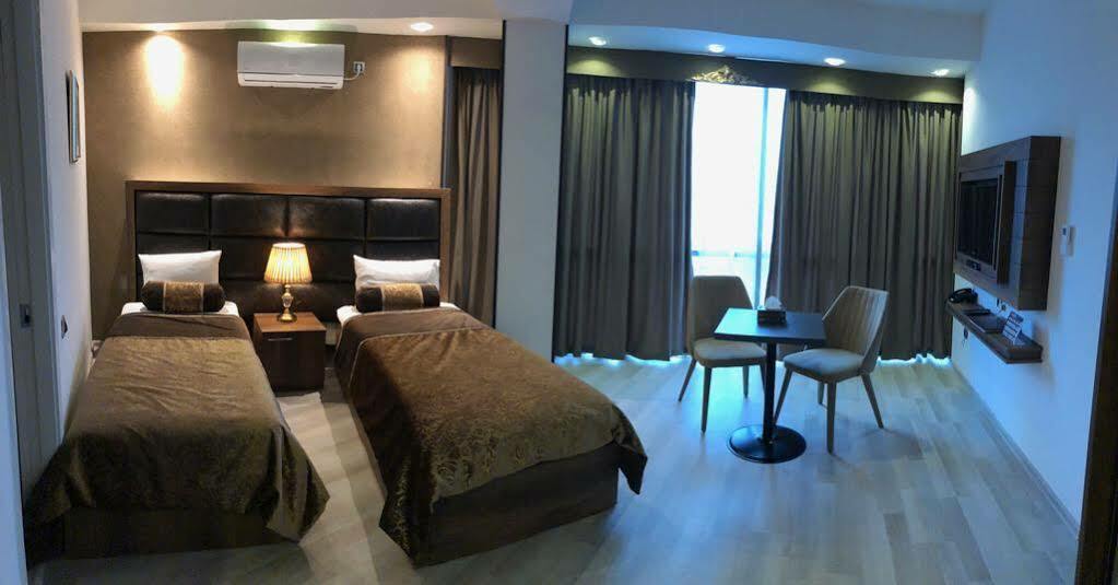 Green Queen Hotel Tbilisi Esterno foto
