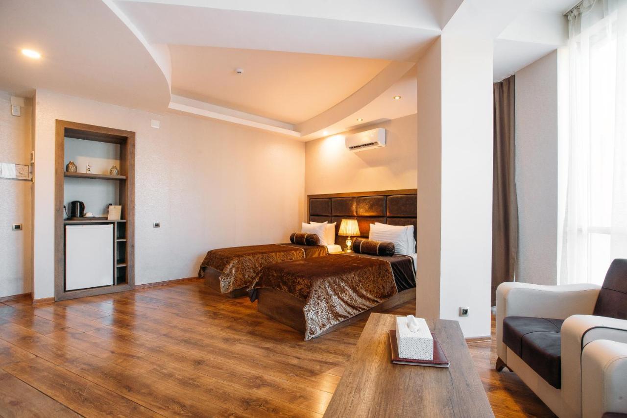 Green Queen Hotel Tbilisi Esterno foto